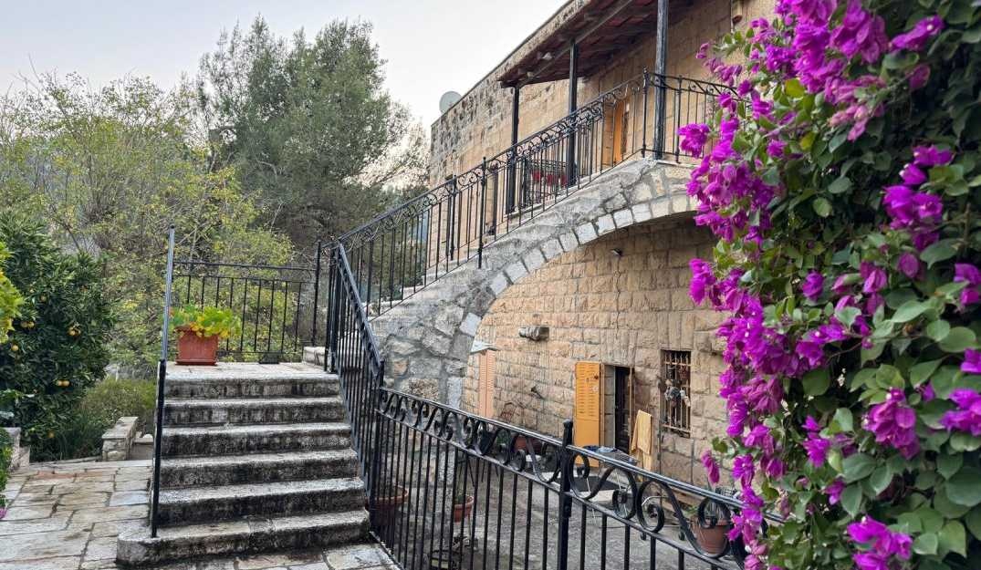 צילום של חו"ל בירושלים״: סיור בכפר עין כרם עם "ירושלים מחוץ לקופסה"