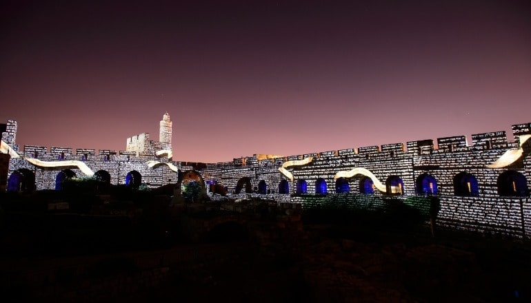 צילום של החיזיון הלילי מגדל דוד מוזיאון ירושלים