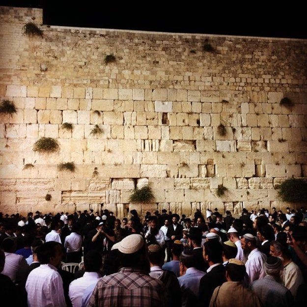 צילום של סיור סליחות מרגש בעיר העתיקה ובכותל המערבי בירושלים